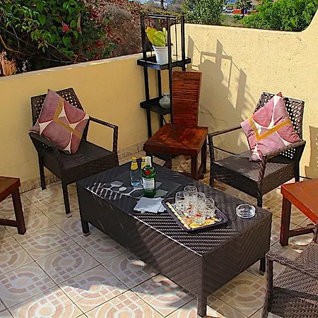 Las Vistas Jardin Jacuzzi Los Cristianos *